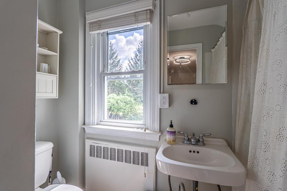 644 Meetinghouse Road Elkins Park, PA 19027 - Photo 34 of 39 3rd bedroom ensuite bathroom.