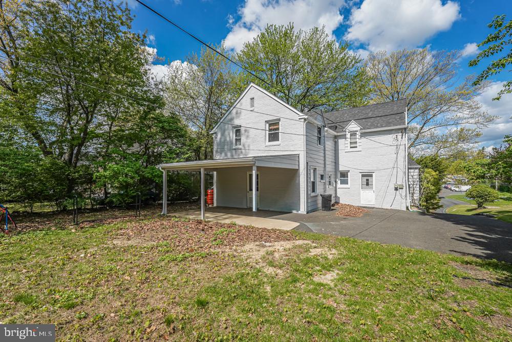644 Meetinghouse Road Elkins Park, PA 19027 - Photo 6 of 39 Charming home with spacious yard.