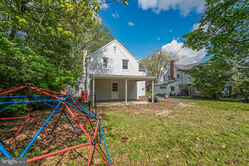 644 Meetinghouse Road Elkins Park, PA 19027 - Photo 8 of 39 Charming home with spacious backyard.
