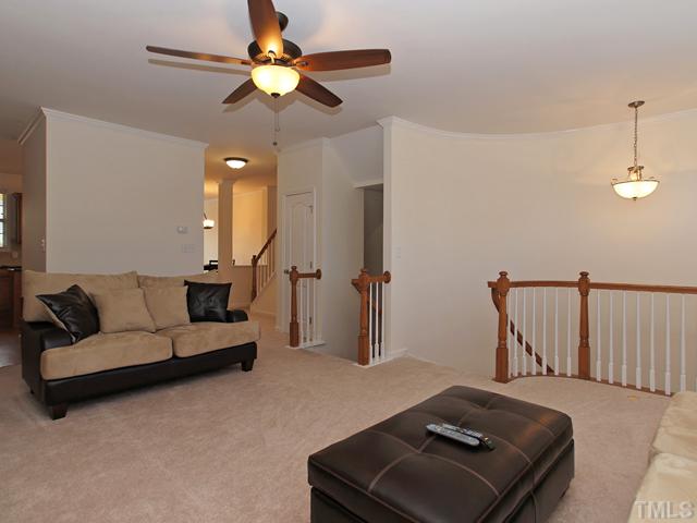 8317 Primanti Boulevard Raleigh, NC 27612 - Photo 8 of 21 GREAT LAYOUT FOR ENTERTAINING!