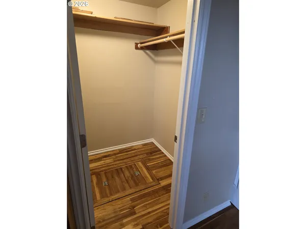 a view of utility room