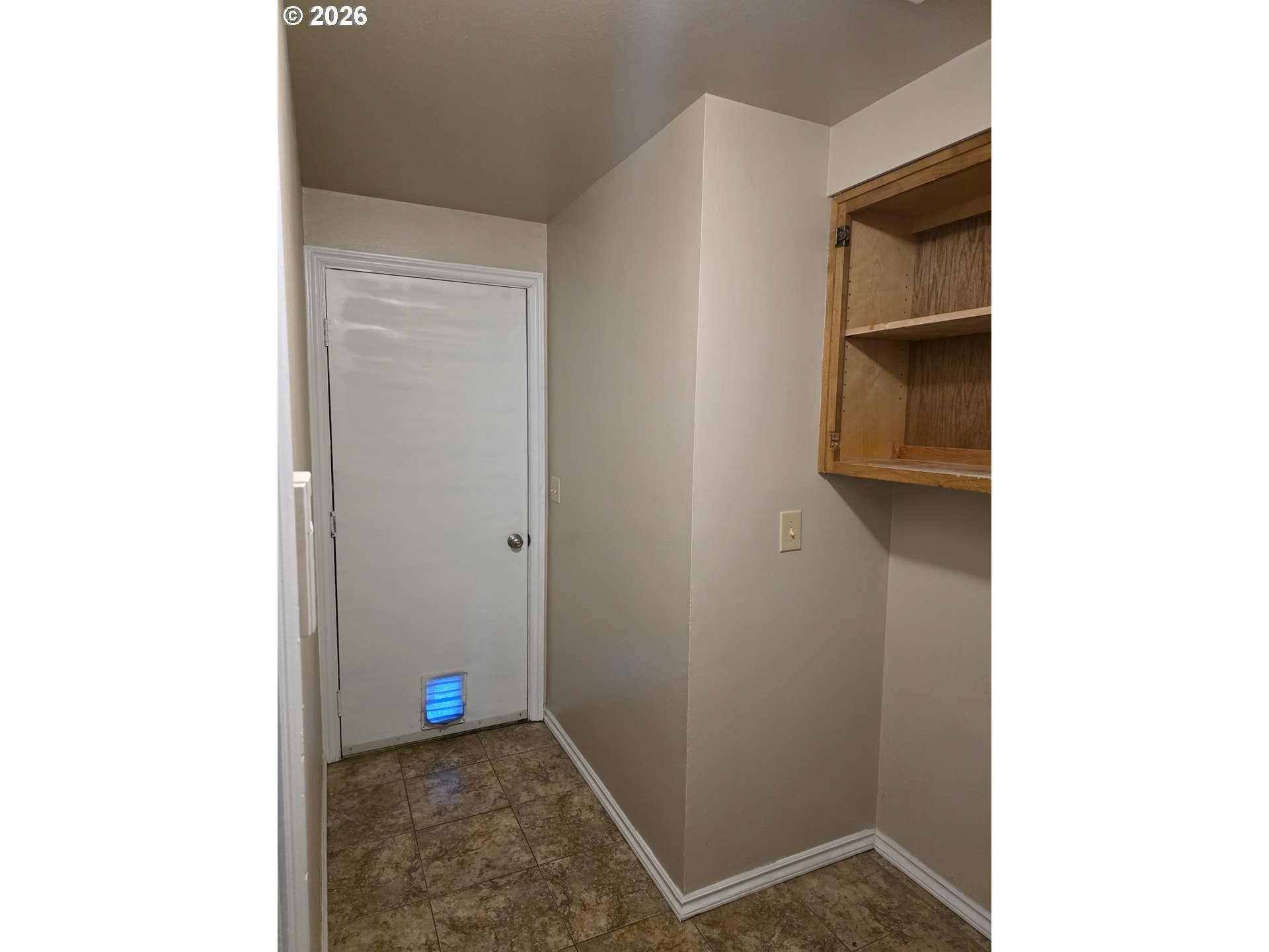 557 South 44th Street Springfield, OR 97478 - Photo 8 of 24 a view of bathroom