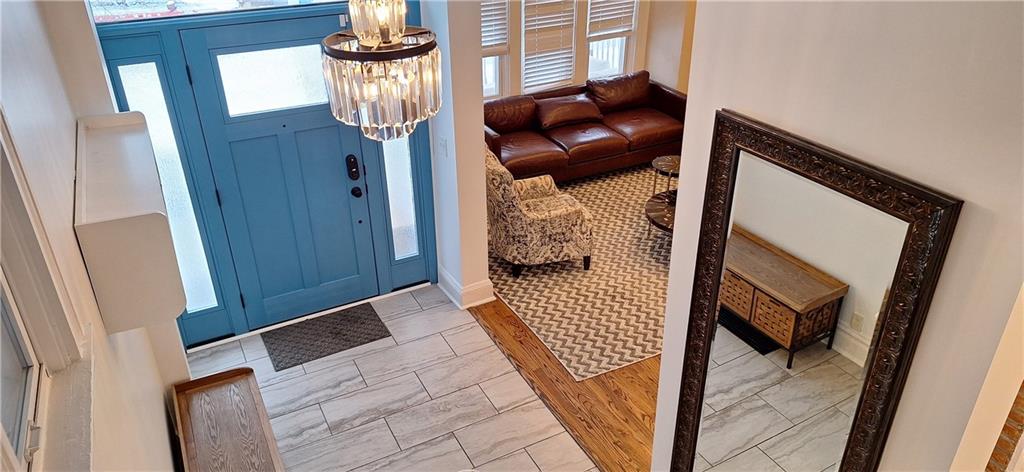 548 South Graham Street Pittsburgh, PA 15232 - Photo 20 of 49 a view of entryway