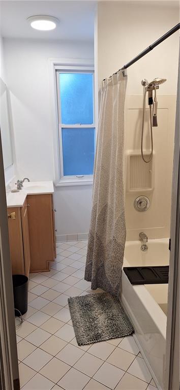 548 South Graham Street Pittsburgh, PA 15232 - Photo 28 of 49 a bathroom with a sink a toilet and shower