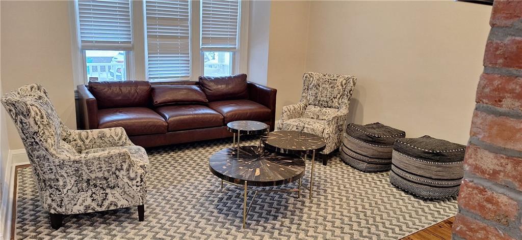 548 South Graham Street Pittsburgh, PA 15232 - Photo 3 of 49 a living room with furniture