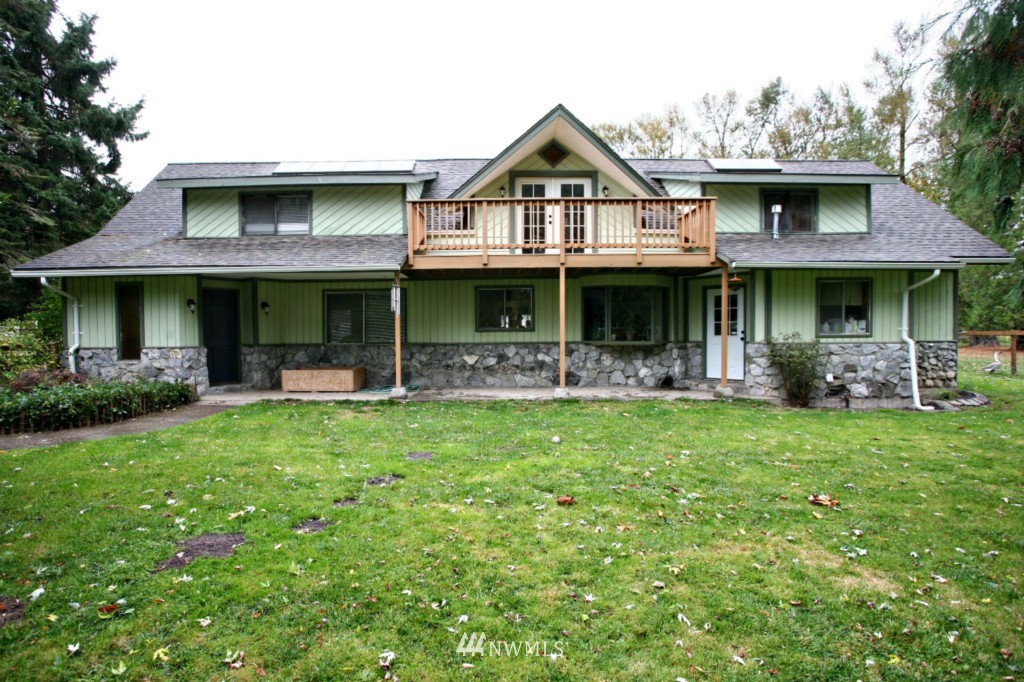 4322 Jones Road Sumas, WA 98295 - Photo 1 of 25