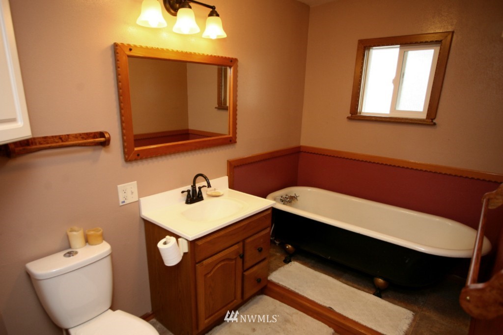 4322 Jones Road Sumas, WA 98295 - Photo 11 of 25