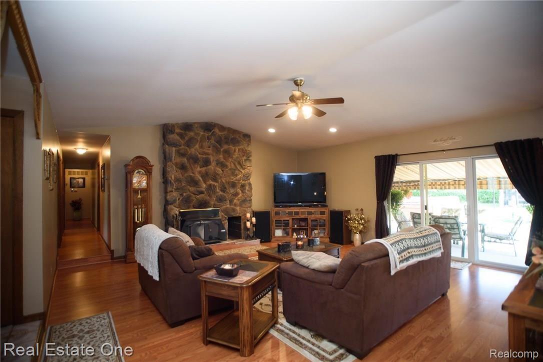 11044 Faussett Road Fenton, MI 48430 - Photo 10 of 46 DSP_8240.jpg