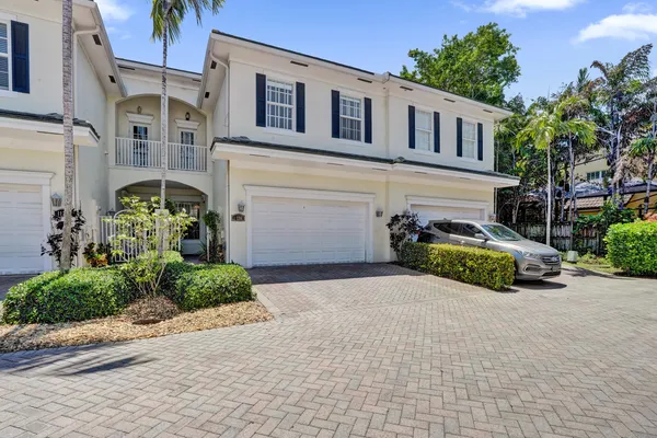 $699,000 | 1127 North Victoria Park Road, Fort Lauderdale, FL 33304