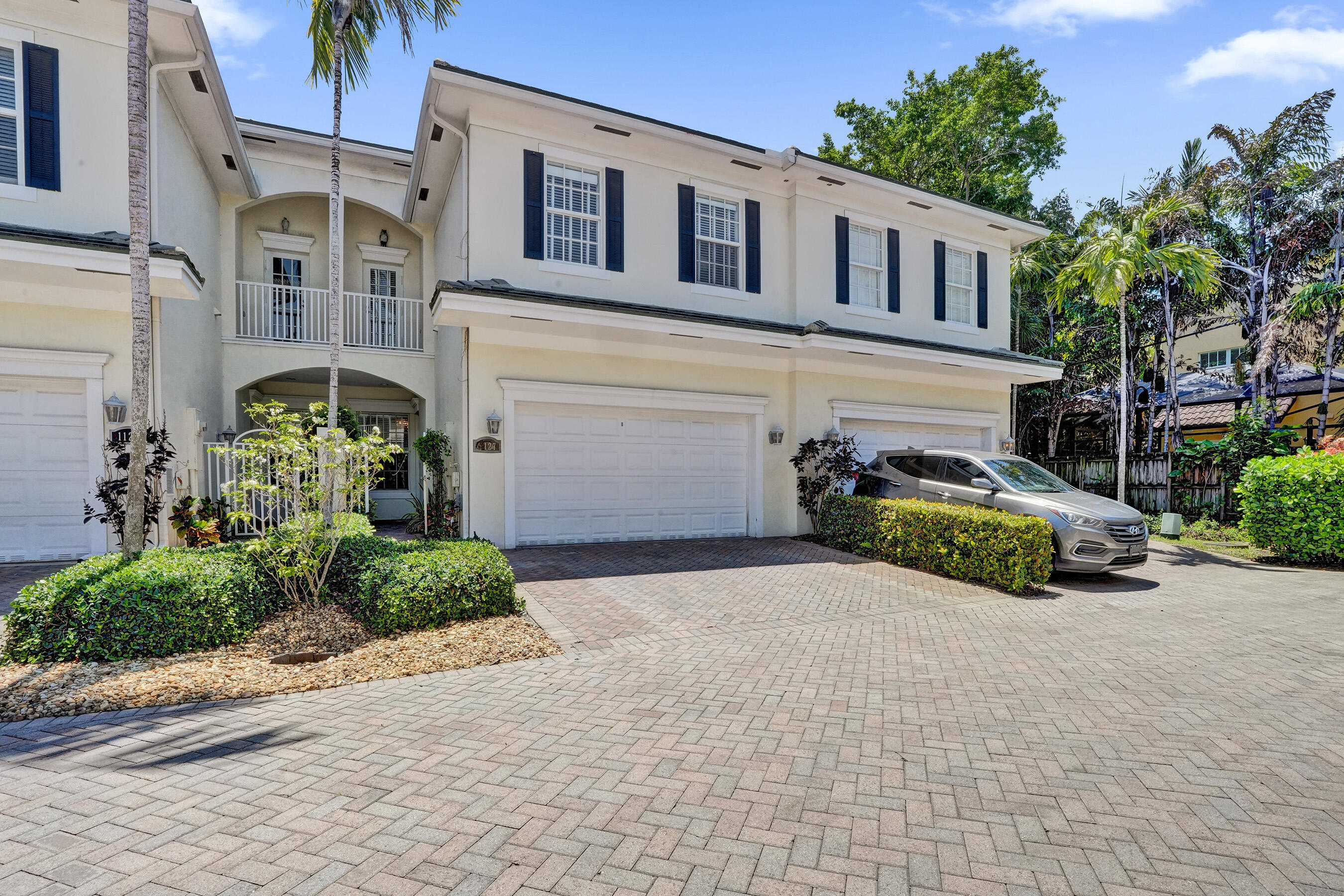 1127 North Victoria Park Road Fort Lauderdale, FL 33304 - Photo 1 of 45 DSC06776