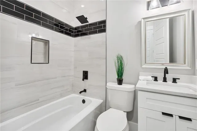 $450,000 | 900 Perrin Drive, Arabi, LA 70032