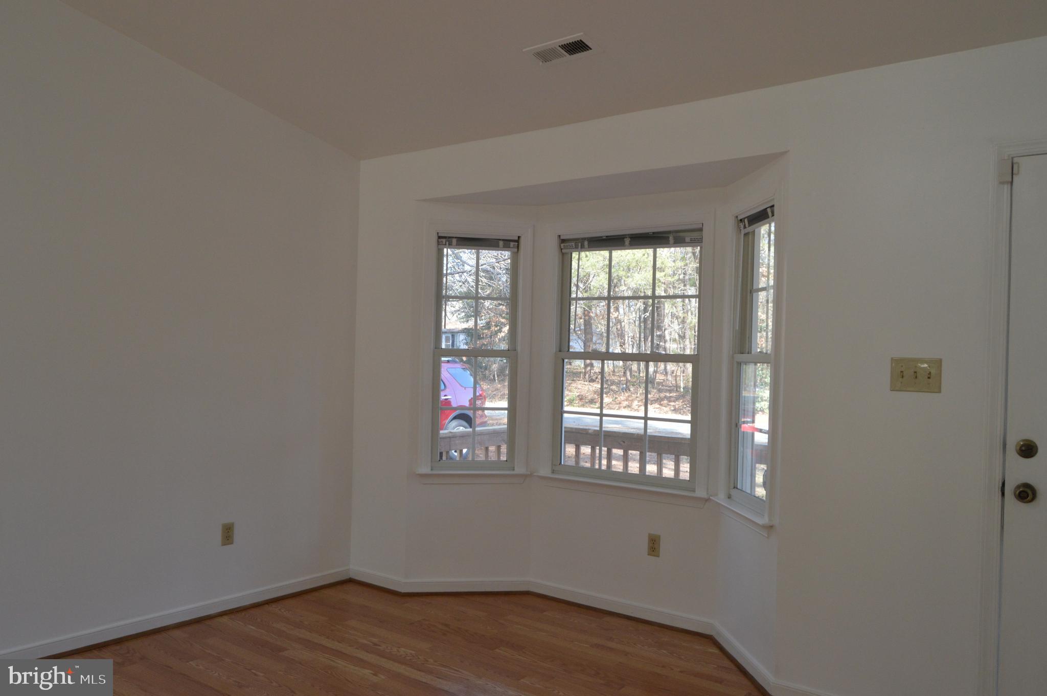 12232 Birkdale Road Ruther Glen, VA 22546 - Photo 5 of 24 Living Room
