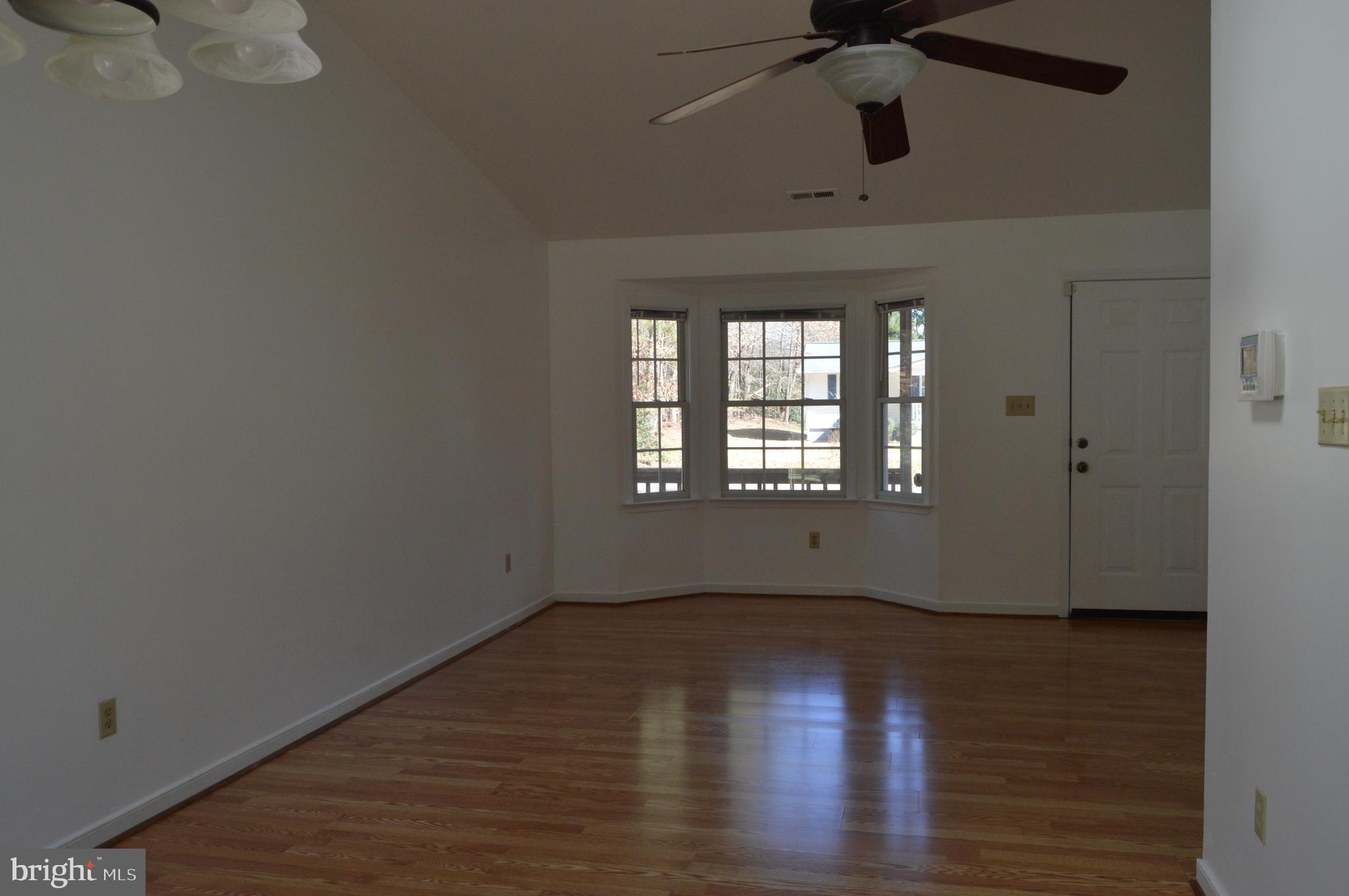 12232 Birkdale Road Ruther Glen, VA 22546 - Photo 6 of 24 Living Room