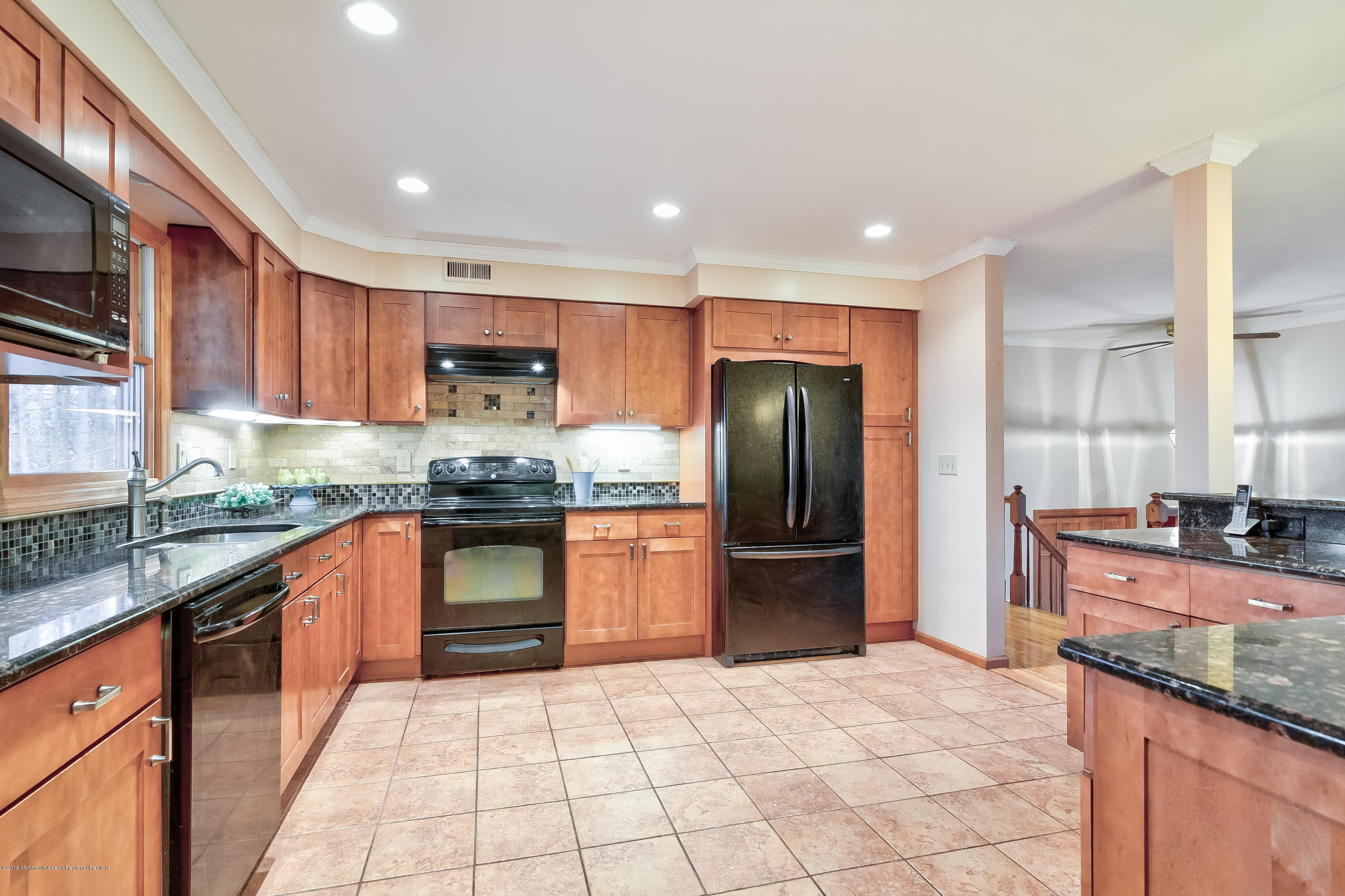 80 Oak Glen Road Howell, NJ 07731 - Photo 7 of 39 008_Kitchen