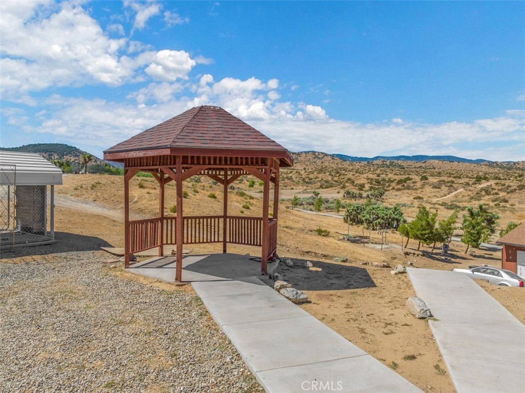 8164 Flowerfield Road Phelan, CA 92371 - Photo 12 of 41