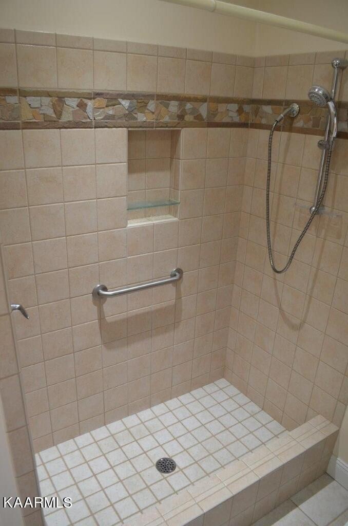 13 Hampton Point Crossville, TN 38558 - Photo 14 of 45 a bathroom with a shower