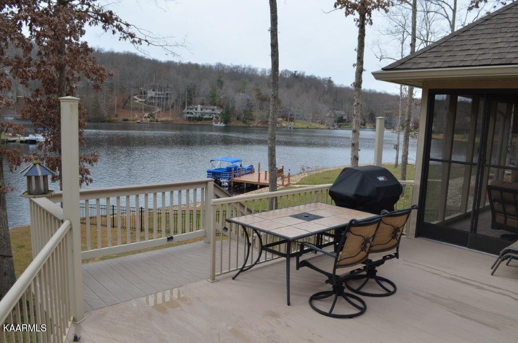 13 Hampton Point Crossville, TN 38558 - Photo 24 of 45 a view of a balcony with table and chairs