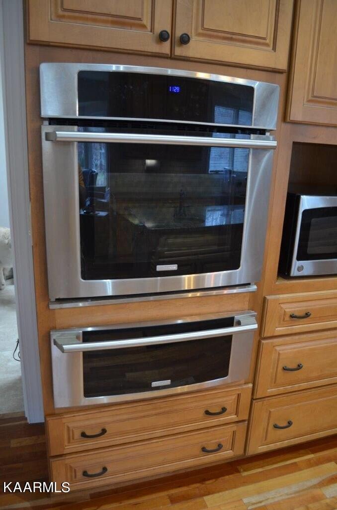 13 Hampton Point Crossville, TN 38558 - Photo 5 of 45 a stove top oven sitting inside of a kitchen