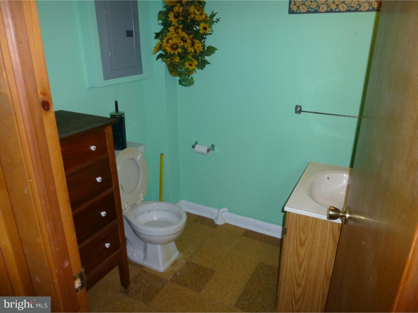 2975 Kanes Road Abington, PA 19090 - Photo 22 of 24 Half Bath