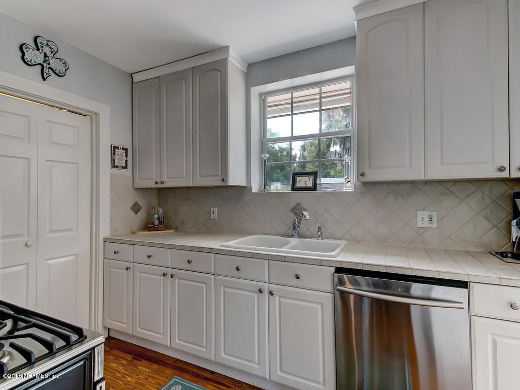 1316 Greenridge Road Jacksonville, FL 32207 - Photo 9 of 43 Kitchen ~ View 2