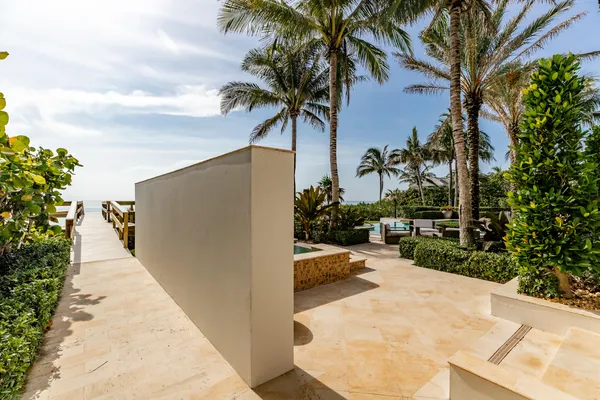$24,995,000 | 10 Ocean Drive, Vero Beach, FL 32963