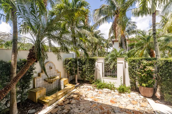 $24,995,000 | 10 Ocean Drive, Vero Beach, FL 32963