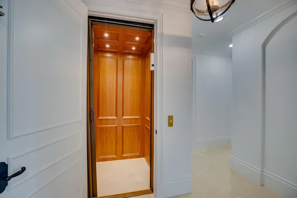 $24,995,000 | 10 Ocean Drive, Vero Beach, FL 32963