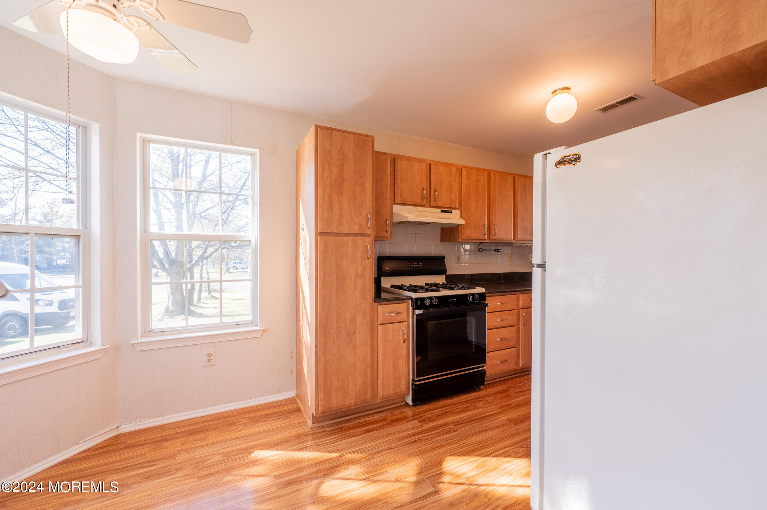 52 Perri Road Freehold, NJ 07728 - Photo 13 of 27 Kitcehn 5