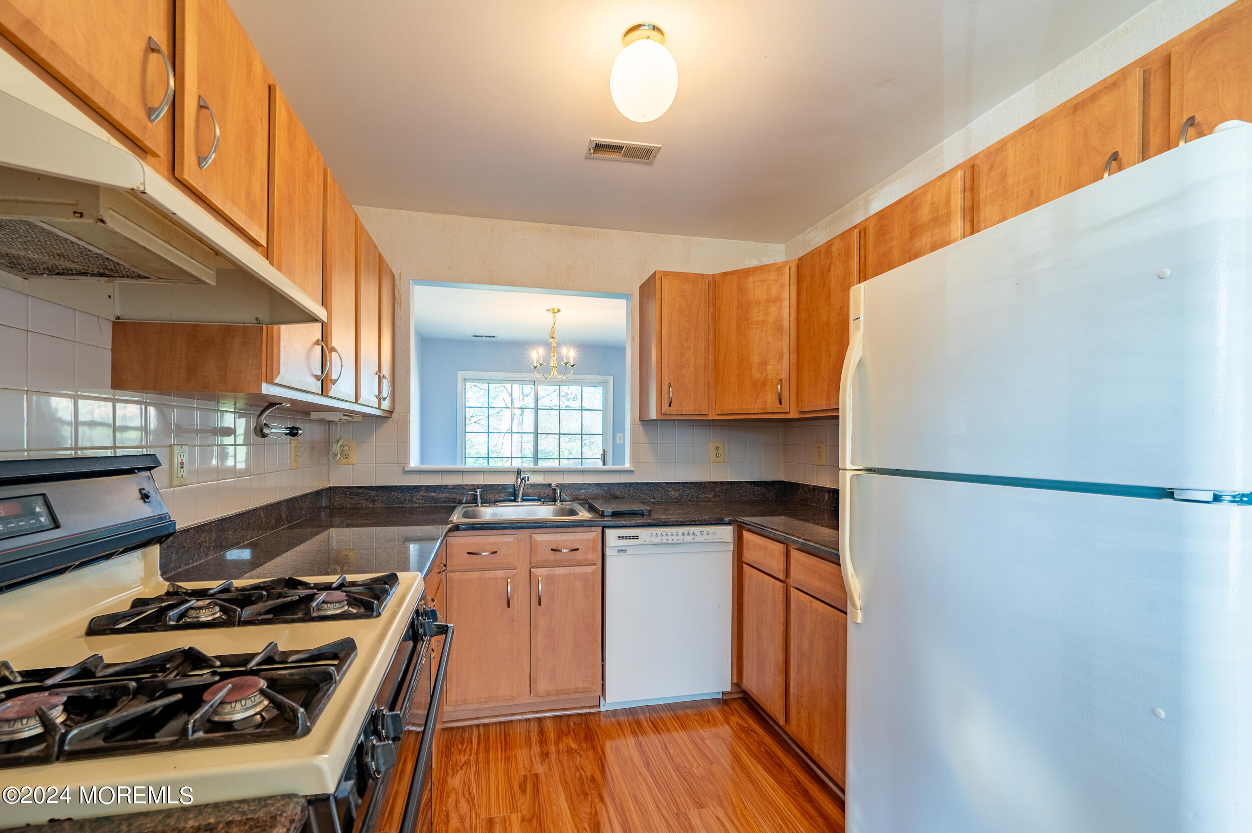 52 Perri Road Freehold, NJ 07728 - Photo 15 of 27 Kitchen 4