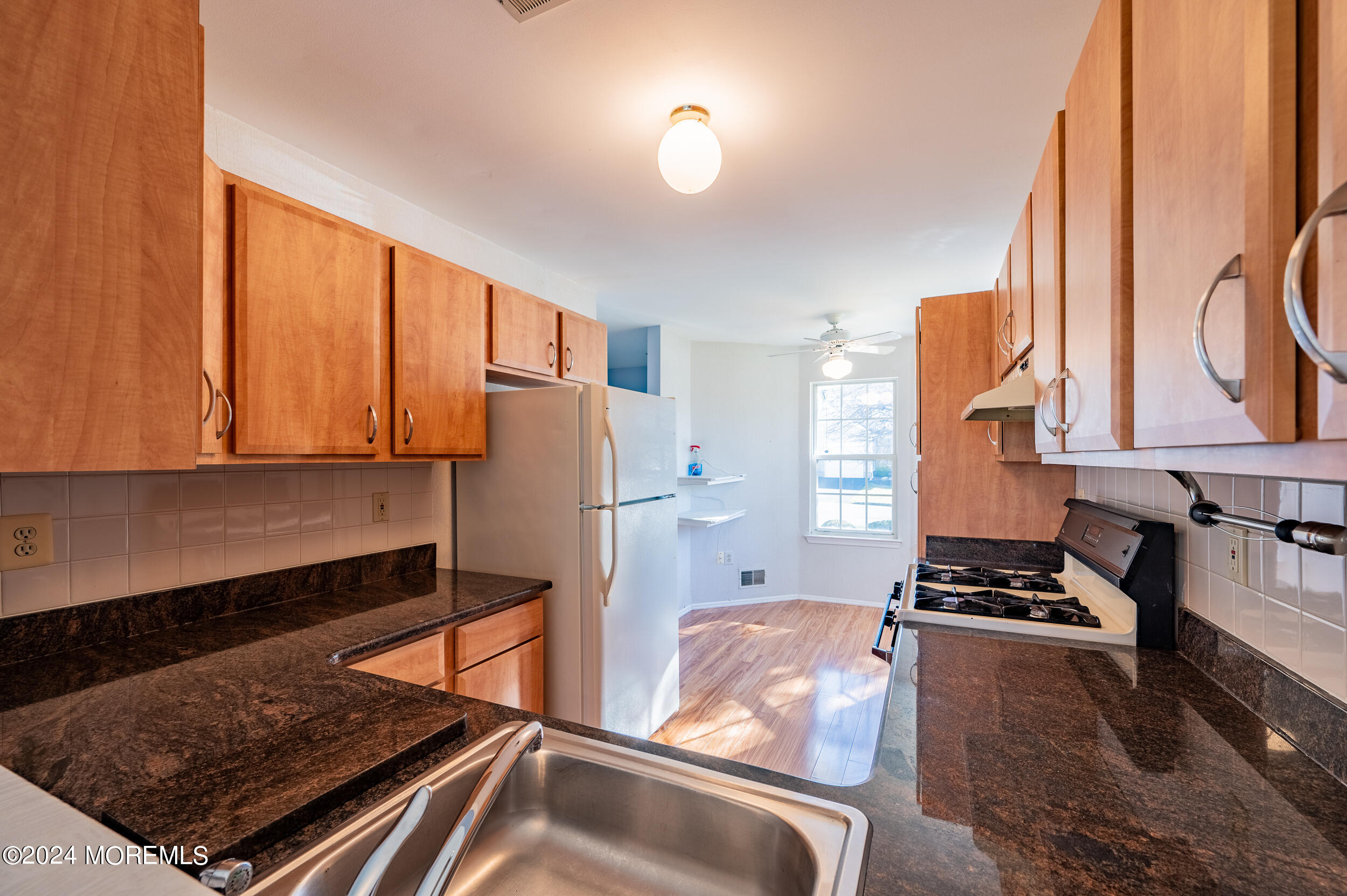52 Perri Road Freehold, NJ 07728 - Photo 16 of 27 Kitchen 6