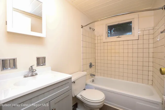 $2,100 | 3191 Highway 23, Unit 3, Hillsdale, NY 12529