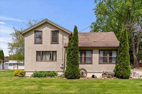 $230,000 | 440 East Lasalle Street, Somonauk, IL 60552