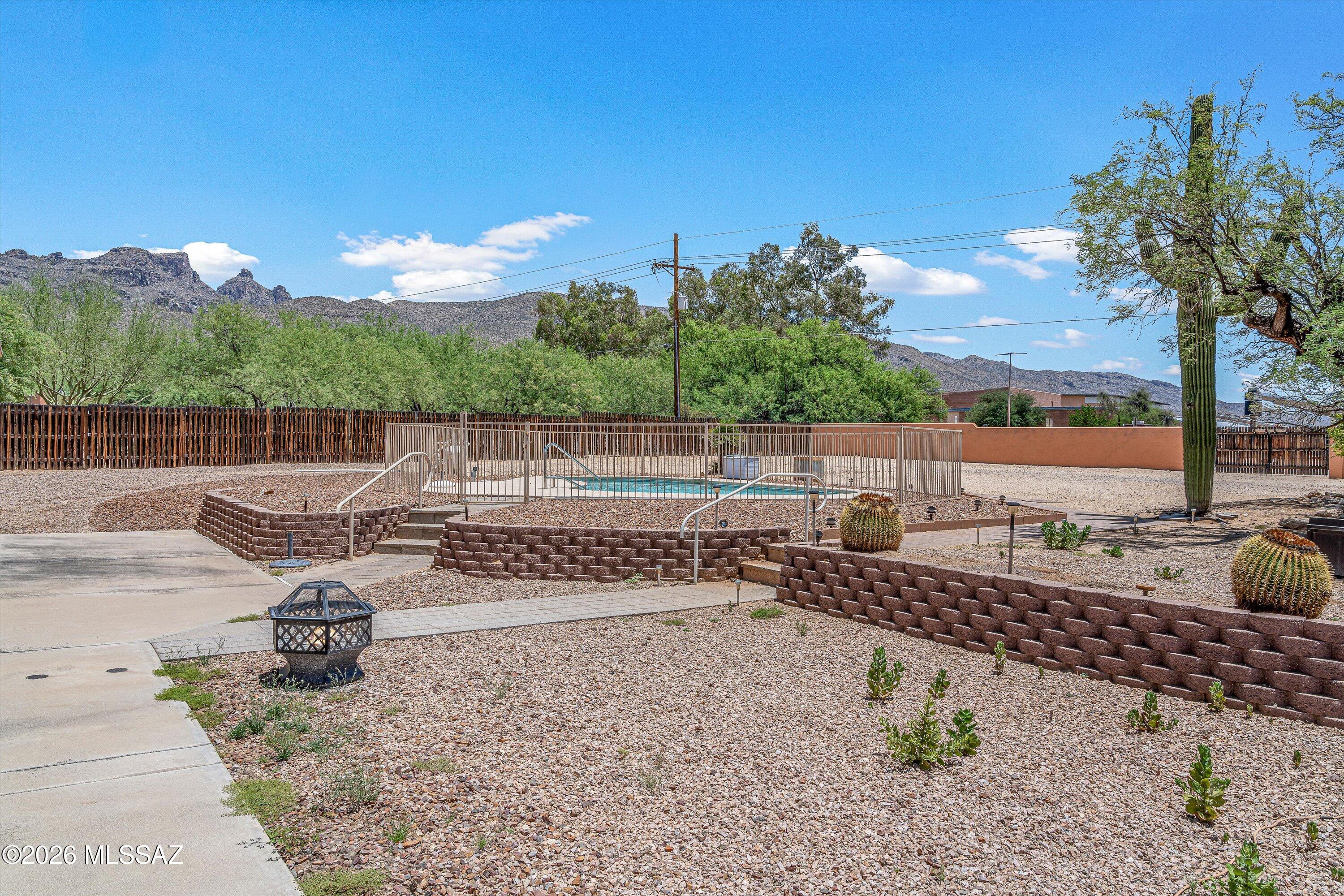 4940 North Castle Ridge Road Tucson, AZ 85749 - Photo 31 of 43 32-Backyard
