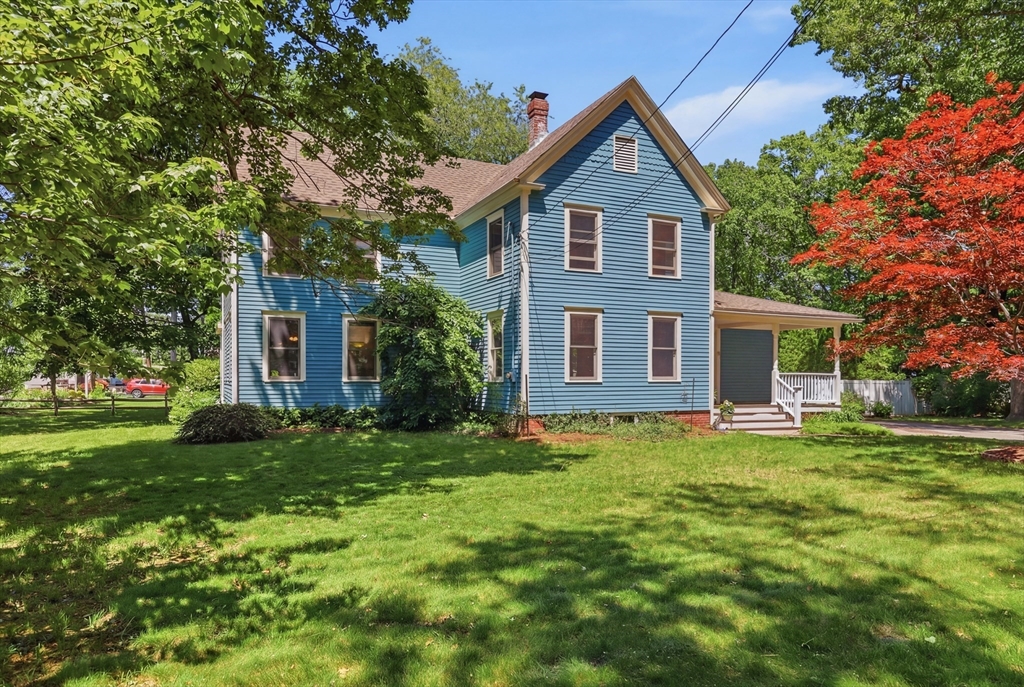 39 Beacon Street Amesbury, MA 01913 - Photo 2 of 41
