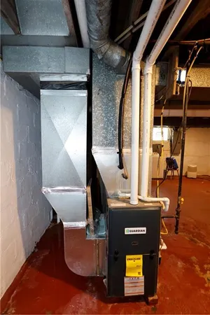 a view of livingroom with furniture