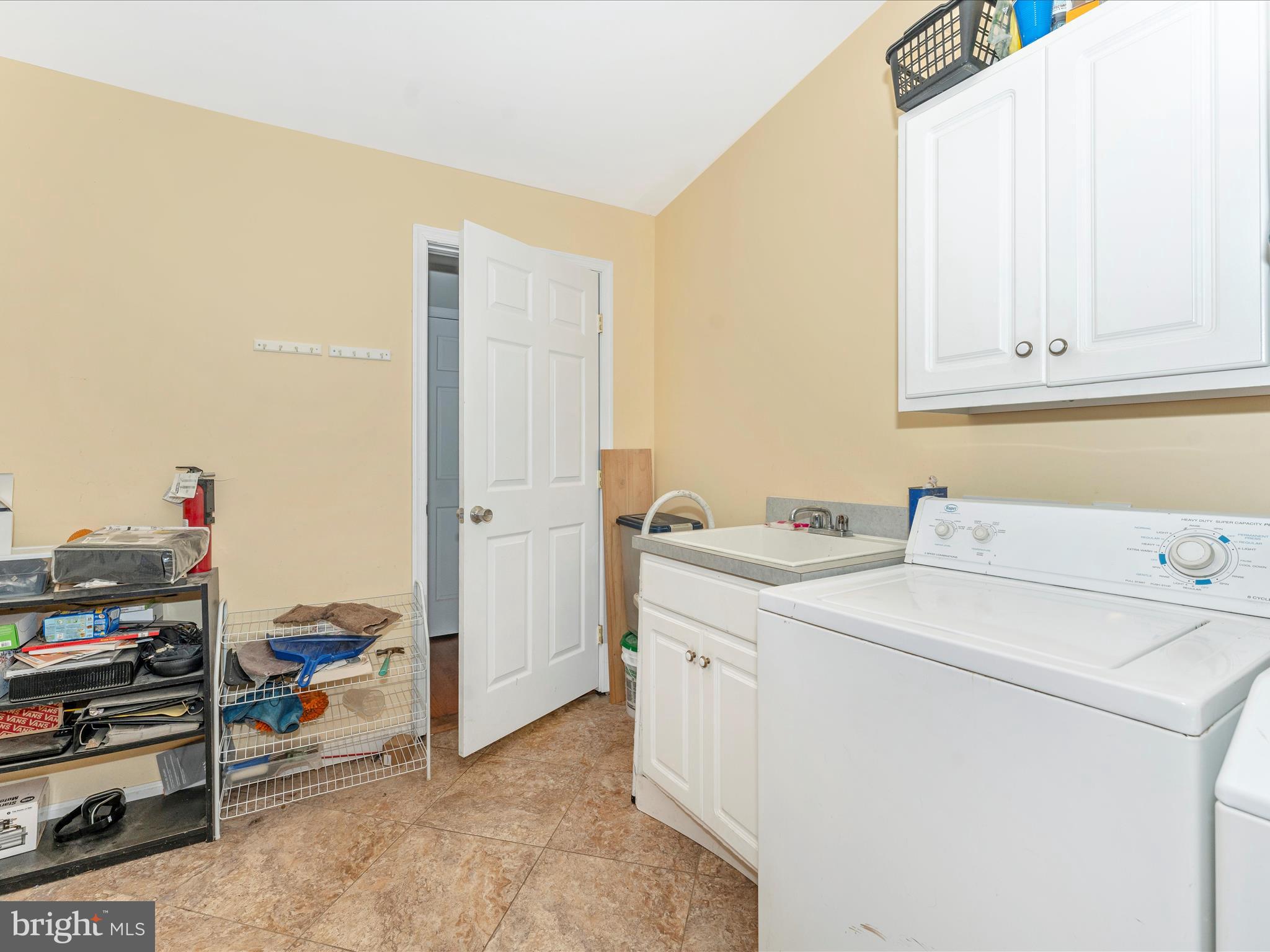 15021 Roddy Road Thurmont, MD 21788 - Photo 38 of 51 Mudroom/Laundry