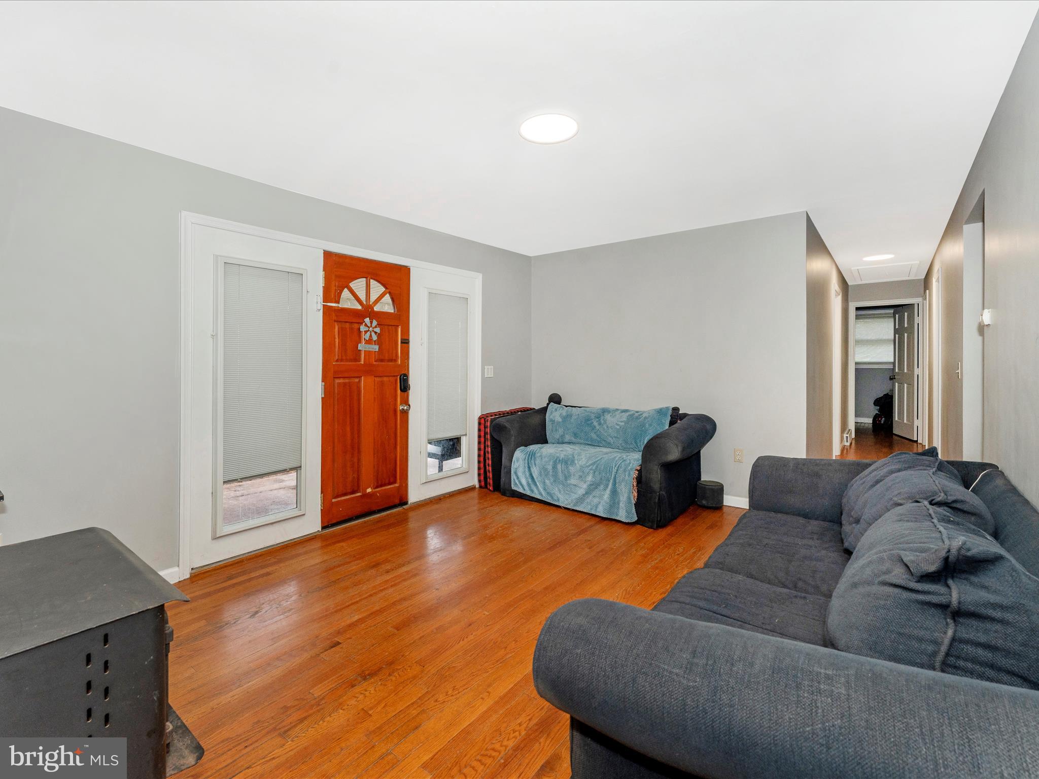 15021 Roddy Road Thurmont, MD 21788 - Photo 6 of 51 Living Room