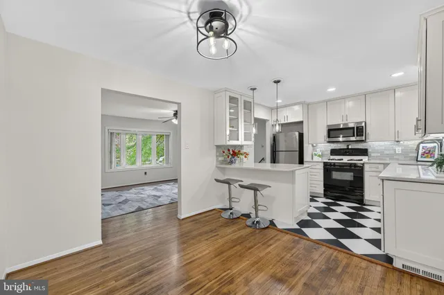 $3,500 | 13719 McGill Drive, Chantilly, VA 20151