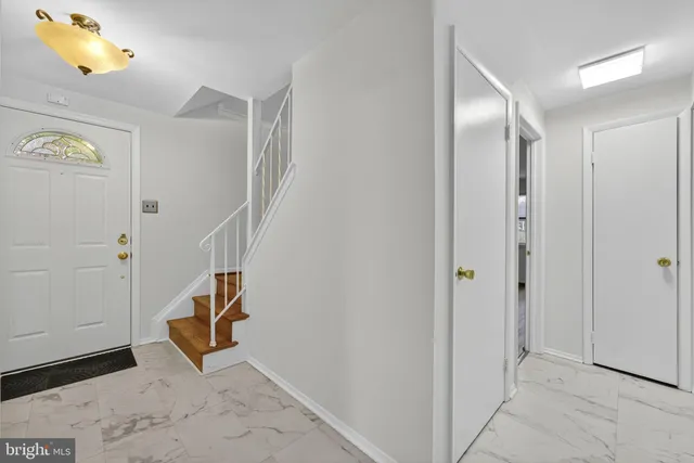 $3,500 | 13719 McGill Drive, Chantilly, VA 20151