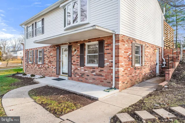 $3,500 | 13719 McGill Drive, Chantilly, VA 20151