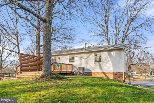 $3,500 | 13719 McGill Drive, Chantilly, VA 20151