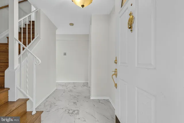 $3,500 | 13719 McGill Drive, Chantilly, VA 20151