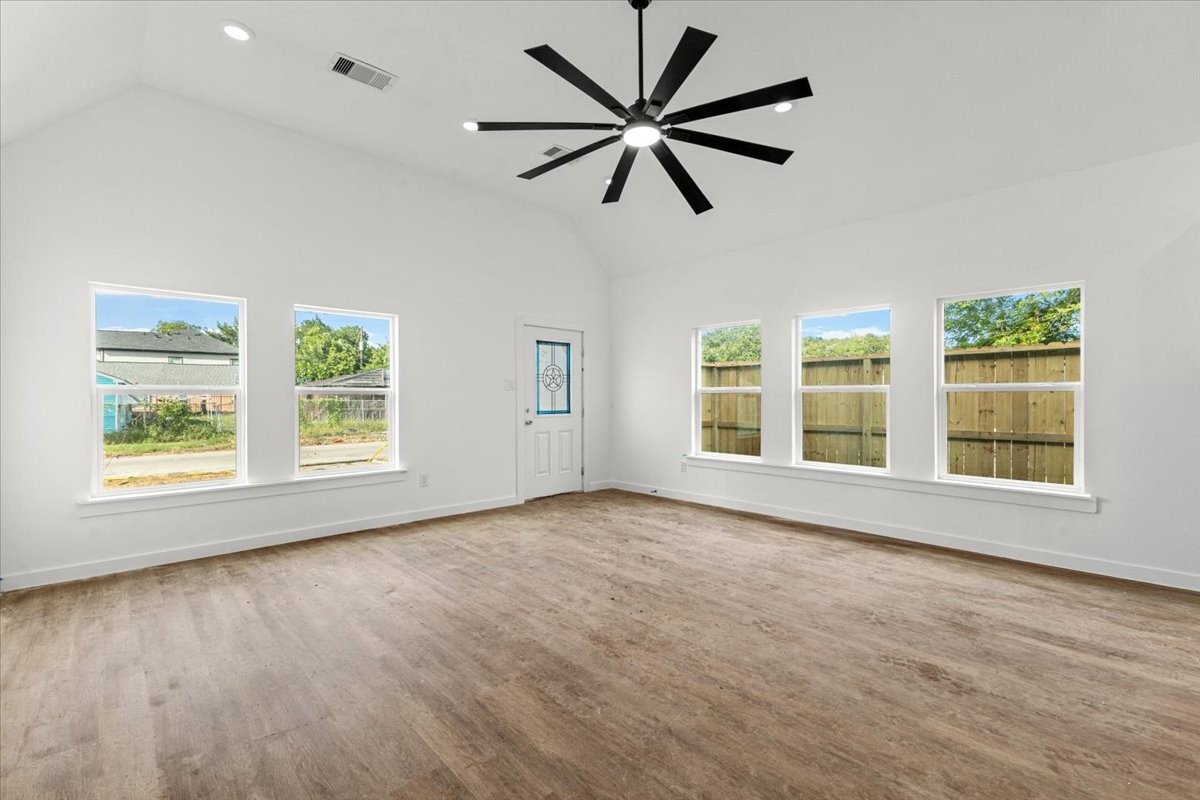 5106 Pershing Street Houston, TX 77033 - Photo 4 of 25