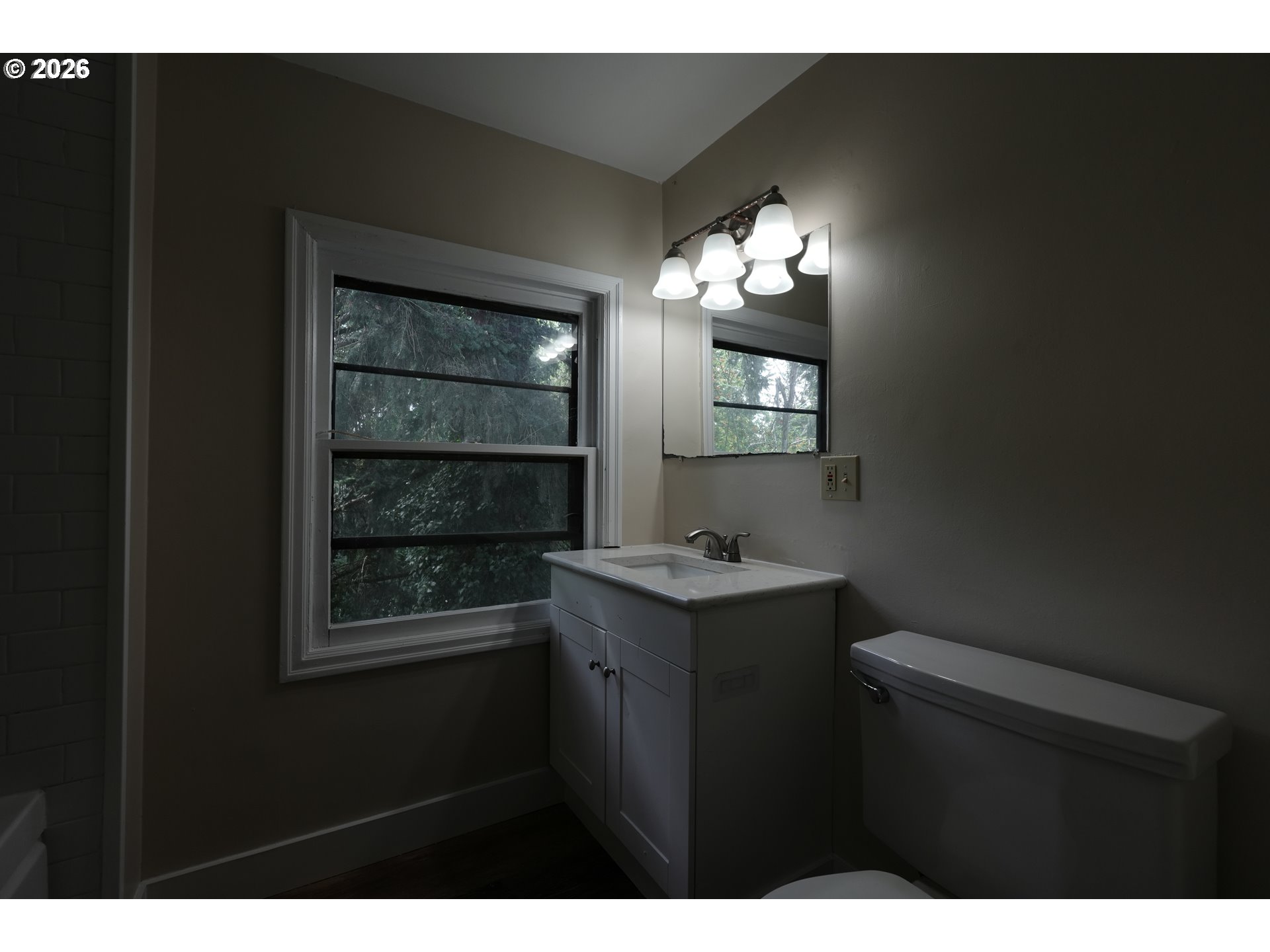7925 Southwest 11th Avenue Portland, OR 97219 - Photo 23 of 39