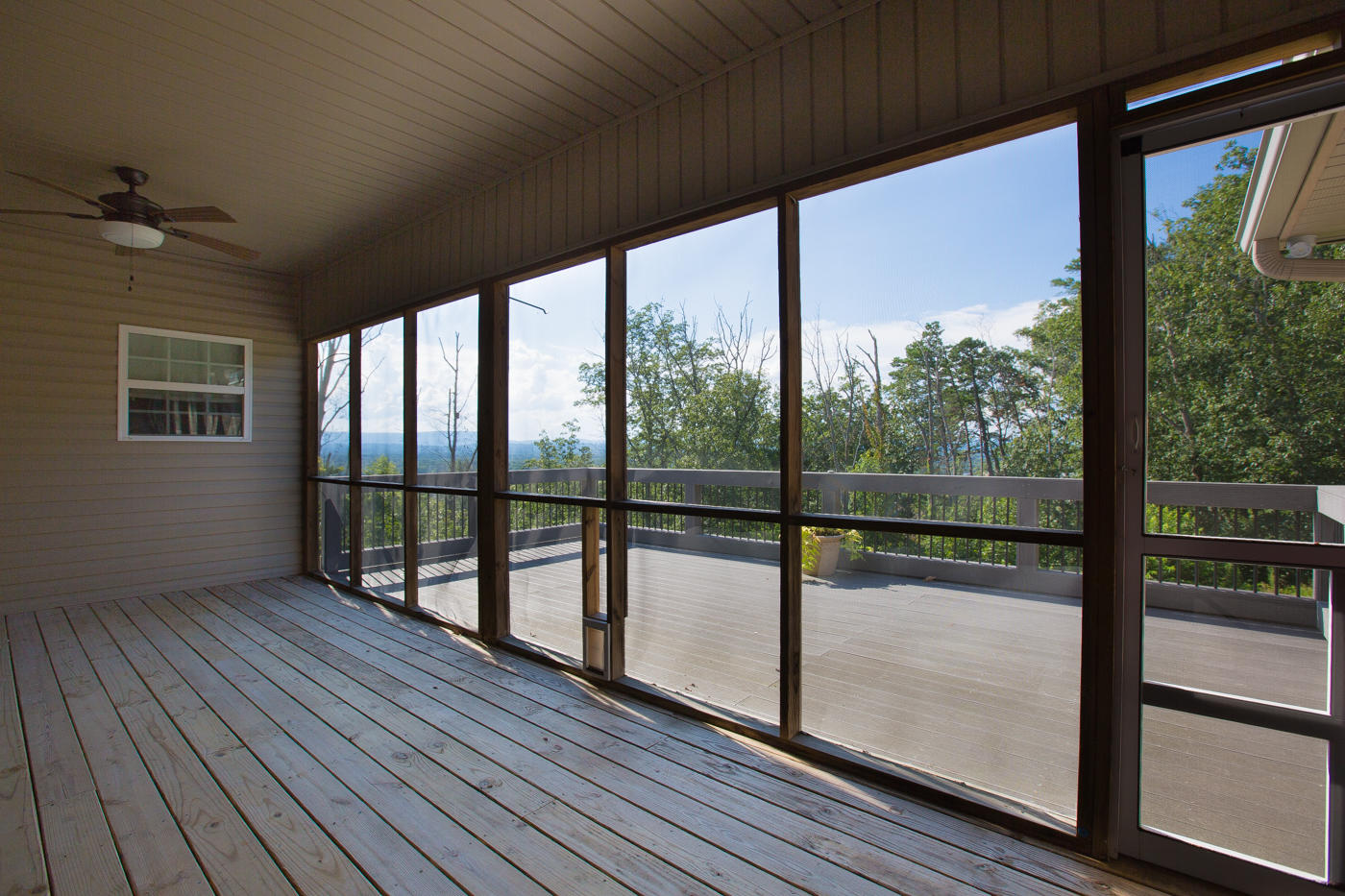 120 North Pointe Road Ringgold, GA 30736 - Photo 23 of 27 Screened In-Porch