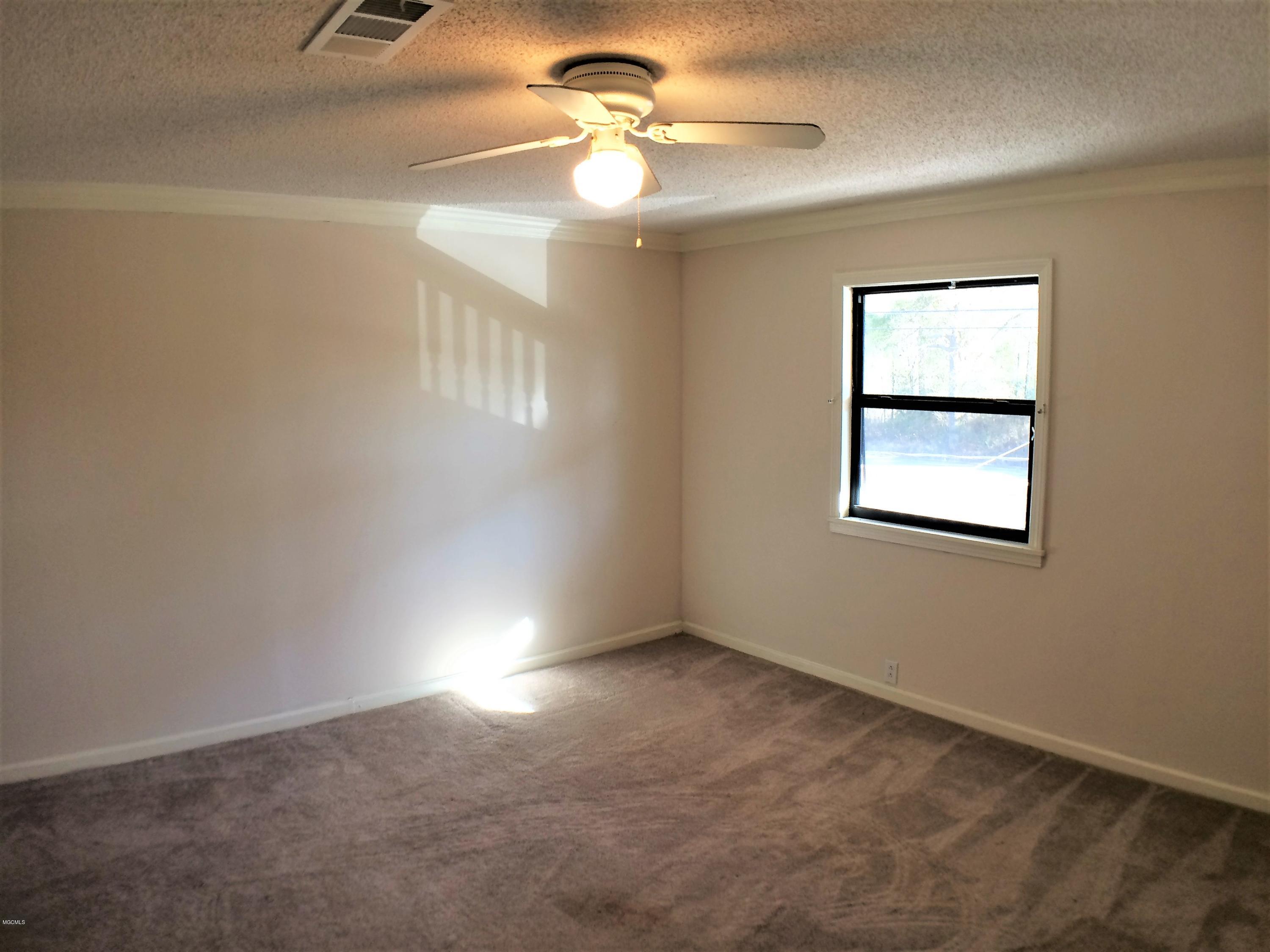 13480 Oneal Road Gulfport, MS 39503 - Photo 9 of 20 Upstairs Room 1