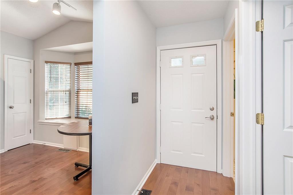 9119 Warwick Road Indianapolis, IN 46240 - Photo 4 of 28