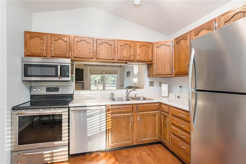 9119 Warwick Road Indianapolis, IN 46240 - Photo 8 of 28