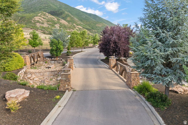 1326 East Little Court Mapleton, UT 84664 - Photo 12 of 15 Community Entrance