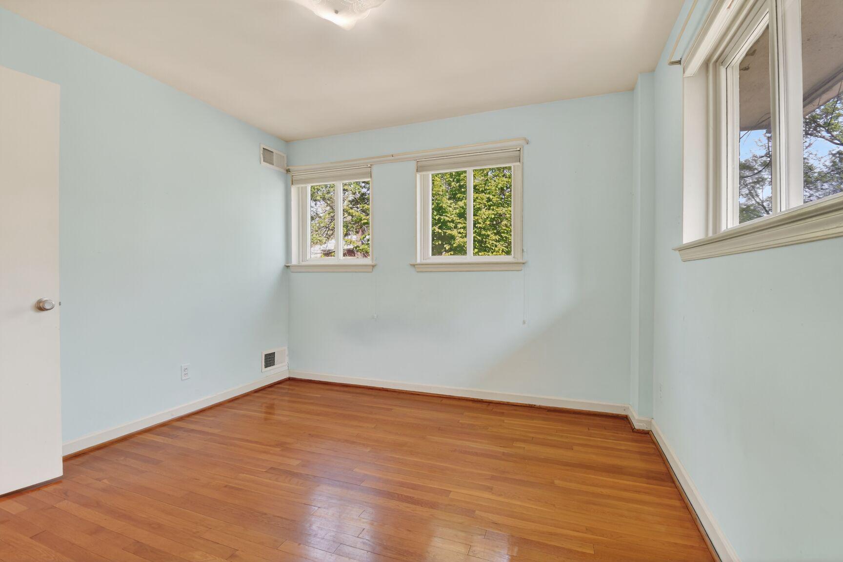 10226 Leslie Street Silver Spring, MD 20910 - Photo 16 of 32 an empty room with a window